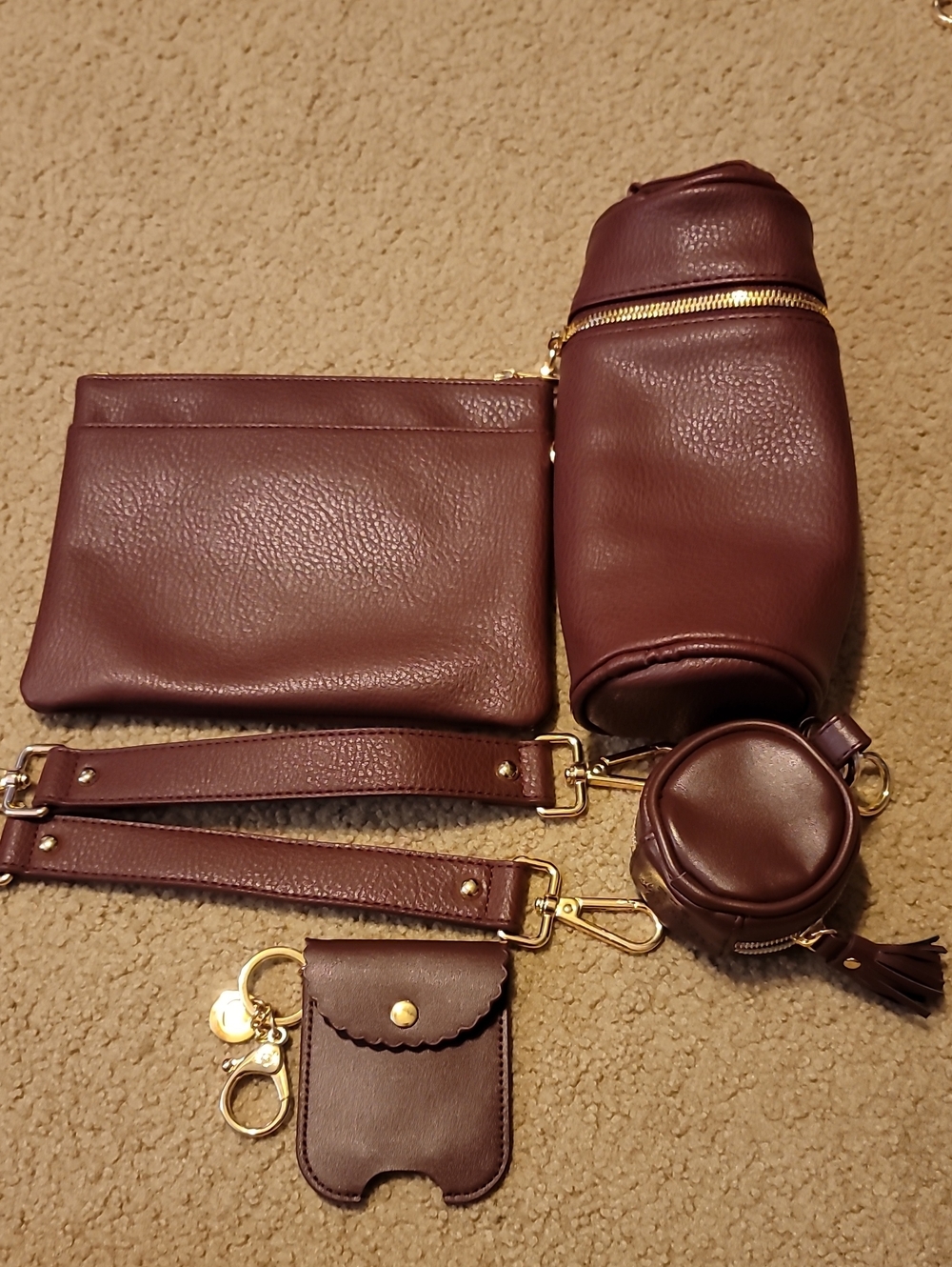 Itzy Ritzy/Pretty Pockets Women’s Multi-Piece Burgundy Accessories Set